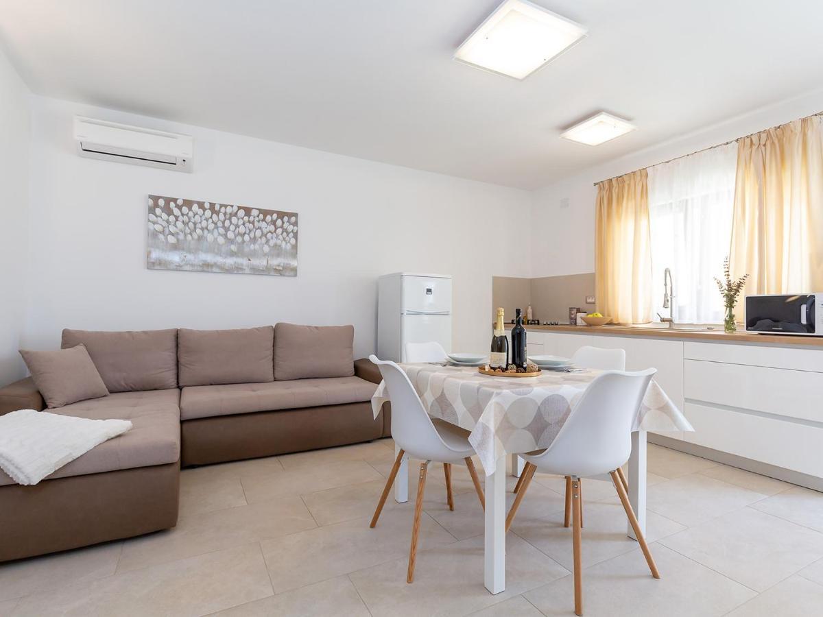 Villa Gioia Apartment With Terrace Πόρετς Εξωτερικό φωτογραφία